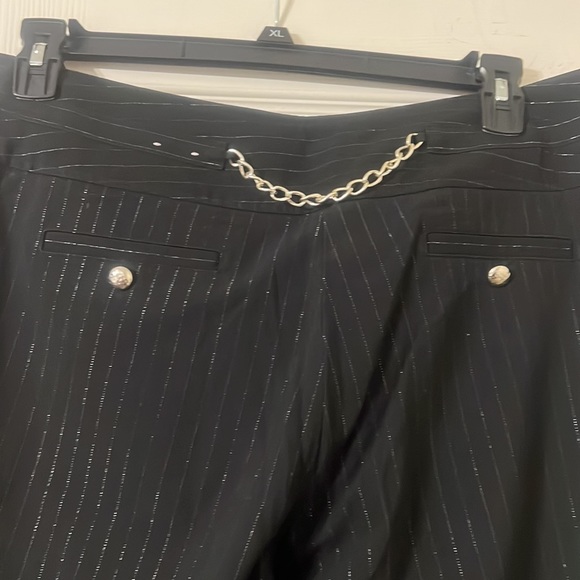 Black pin stripped pants - Picture 7 of 7